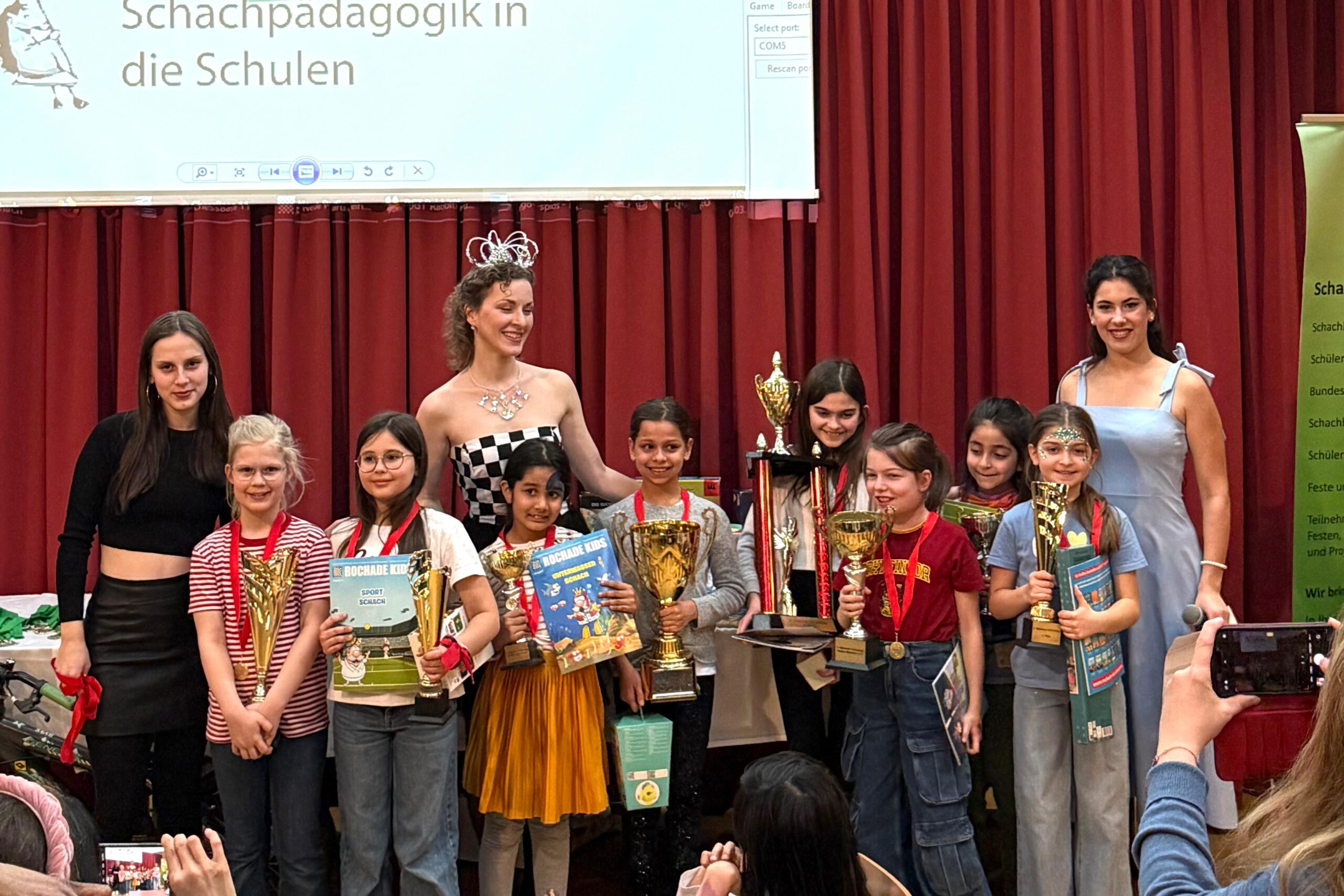 Schachspielerin beim Mädchenschachtag
